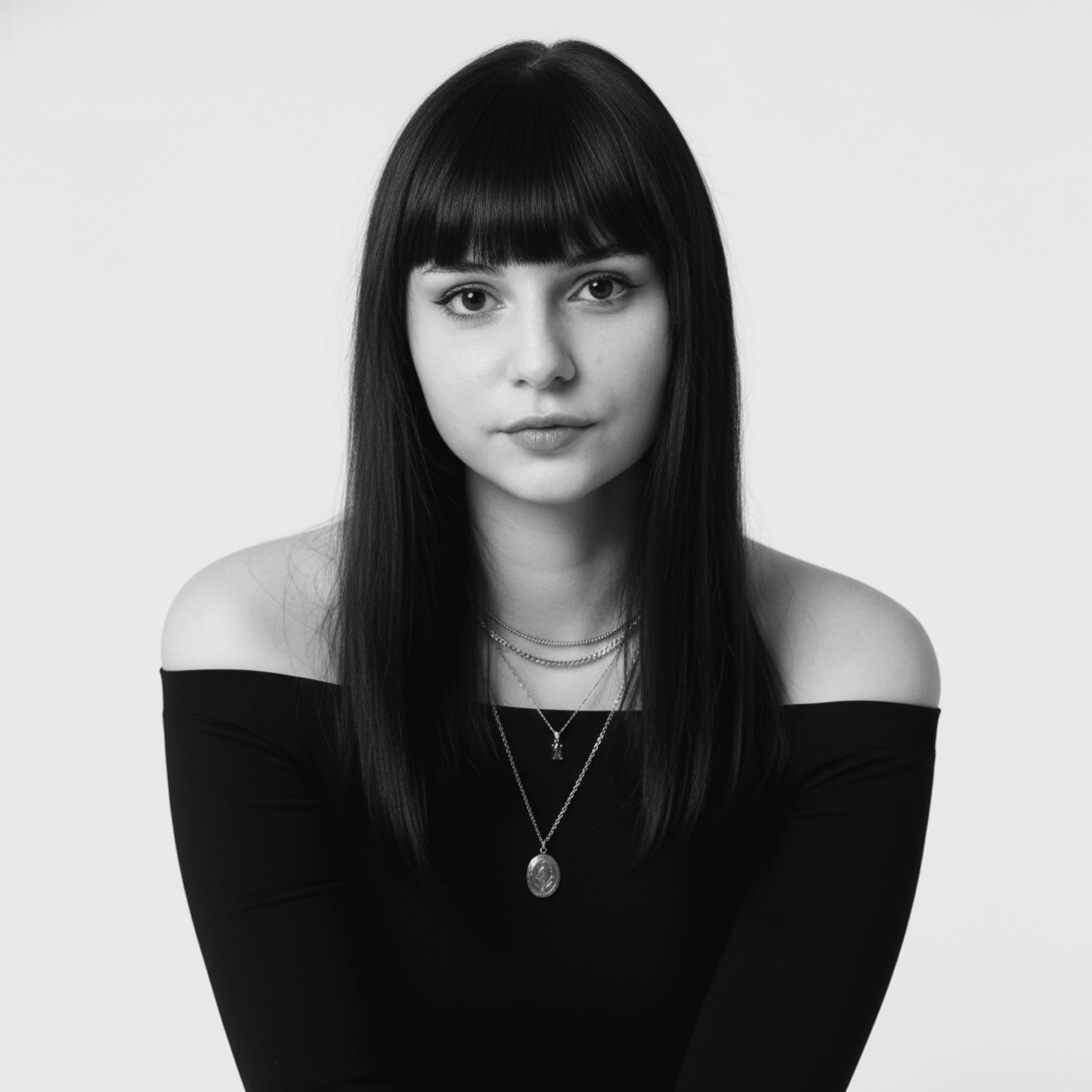 Alexandra - Graphic Designer